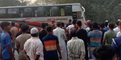 চুয়াডাঙ্গায় বাসের ধাক্কায় নিহত ১