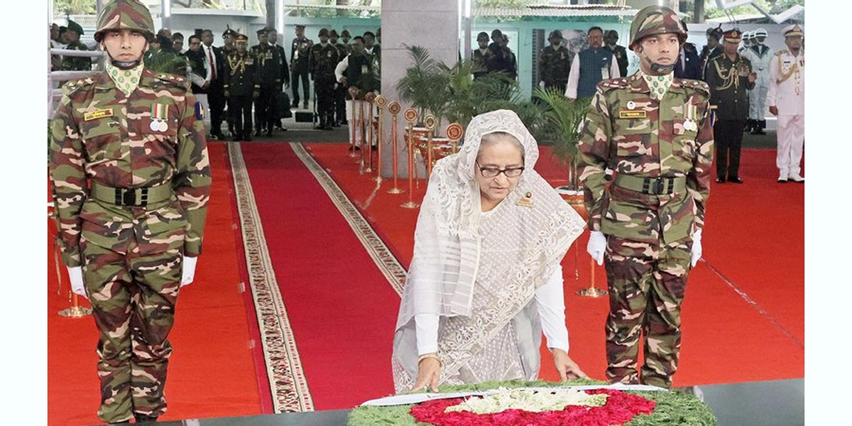 বঙ্গবন্ধুর জন্মদিনে প্রধানমন্ত্রীর শ্রদ্ধা