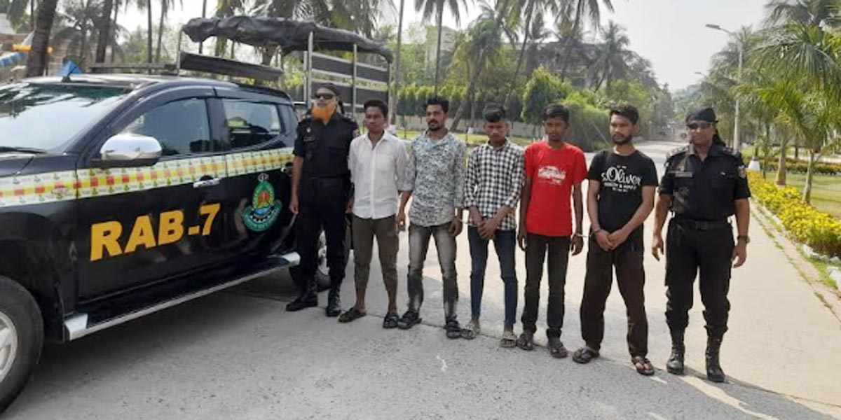 চট্টগ্রামে কিশোর গ্যাংয়ের ৫ সদস্য গ্রেপ্তার