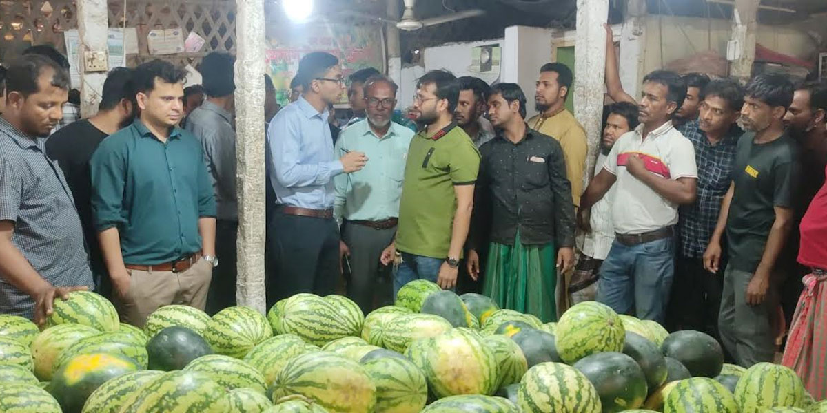 ১৩০ টাকার তরমুজ ৩০০ টাকা!