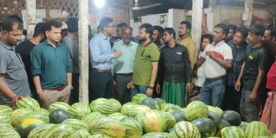 ১৩০ টাকার তরমুজ ৩০০ টাকা!