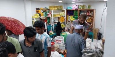 সুনামগঞ্জে মনুষ্যত্ব ফাউন্ডেশনের বিনা লাভে নিত্যপণ্য বিক্রি
