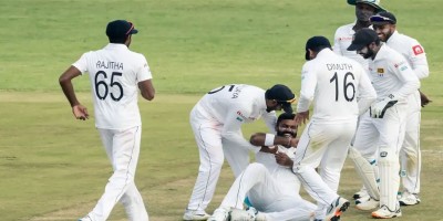 কুমারার বোলিং তোপে দ্বিতীয় দিনেও চাপে বাংলাদেশ