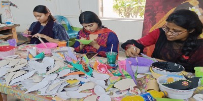 চারুকলায় মঙ্গল শোভাযাত্রার প্রস্তুতি