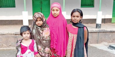 চাঁদ হাসলেও হাসি নেই এতিমখানার শিশুদের