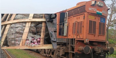 ভারত থেকে এল ১৬৫০ টন পেঁয়াজ