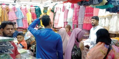 চাঁদপুরে ক্রেতাসমাগম থাকেলও কেনাবেচা কম
