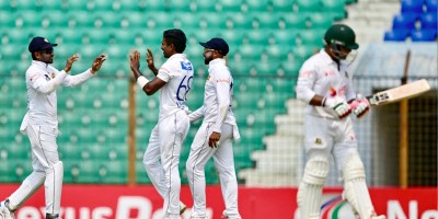 চার উইকেট হারিয়ে হারের অপেক্ষায় বাংলাদেশ