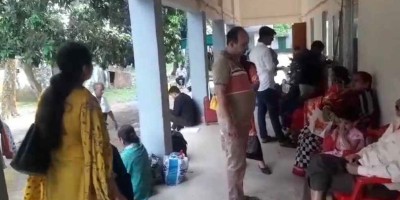আগরতলা ইমিগ্রেশনে সার্ভার সমস্যা, যাত্রী পারাপার বন্ধ