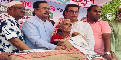 তারেক রাজপ্রাসাদে বসে দেশের শান্তি বিনষ্ট করতে চায়‌: বস্ত্র ও পাটমন্ত্রী