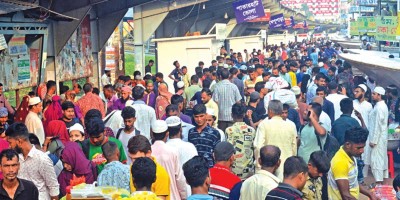 ঈদযাত্রায় বাস-রেলেই ভিড় বেশি