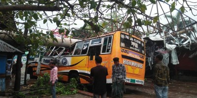 কালবৈশাখী-বজ্রপাতে আট জেলায় ১২ জনের মৃত্যু