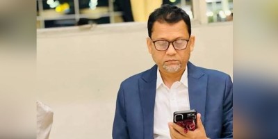 ছেলেকে বাঁচাতে গিয়ে আহত চিকিৎসক লাইফ সাপোর্টে
