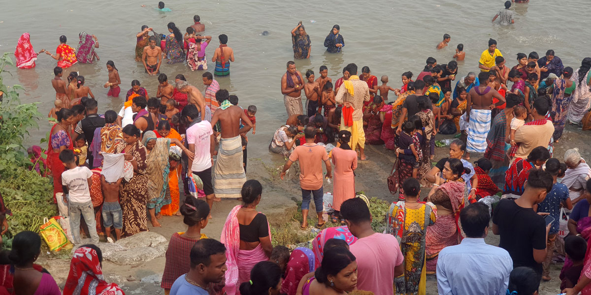 পুণ্যস্নান করতে এসে শিশু, শিক্ষার্থী ও পুরোহিতের মৃত্যু