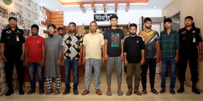 উপবৃত্তির নামে ক্রেডিট-ডেবিট কার্ডে অর্থ লুট, গ্রেপ্তার ৮