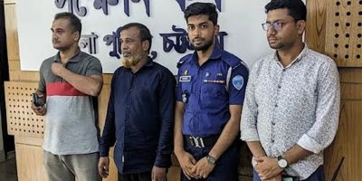 চুয়েট শিক্ষার্থীদের চাপা দেওয়া বাসের চালক গ্রেপ্তার