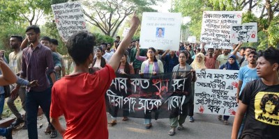 যে ১০ দফা দাবির বাস্তবায়ন চান চুয়েট শিক্ষার্থীরা