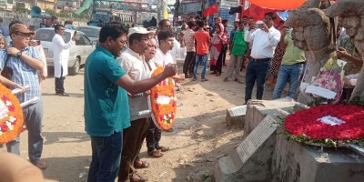 শ্রমিক স্মৃতিস্তম্ভে জাতীয় মুক্তি কাউন্সিলের পুষ্পস্তবক অর্পণ
