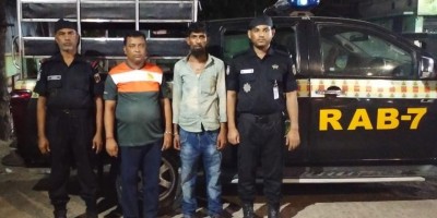 চট্টগ্রামে ১২ টন চোরাই বিটুমিনসহ গ্রেপ্তার ২