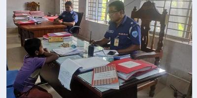বাবা-মায়ের নিয়মিত ঝগড়া, শিশু সন্তান হাজির থানায়