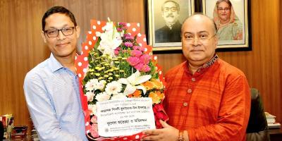 বিএসইসি চেয়ারম্যানকে আইসিবির ফুলেল শুভেচ্ছা