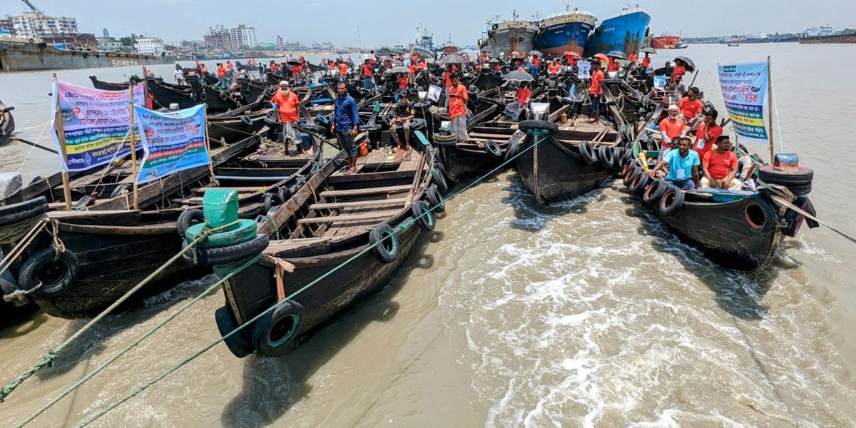 কর্ণফুলী রক্ষার দাবিতে সাম্পান শোভাযাত্রা