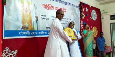 ঢাকা মহাধর্মপ্রদেশের সহকারী বিশপ সুব্রত বনিফাসকে সংবর্ধনা