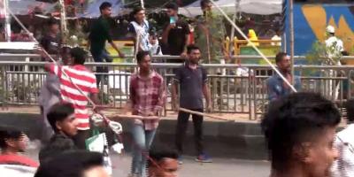 ব্যাটারিচালিত রিকশাচালকদের সঙ্গে সংঘর্ষের ঘটনায় ২ মামলা