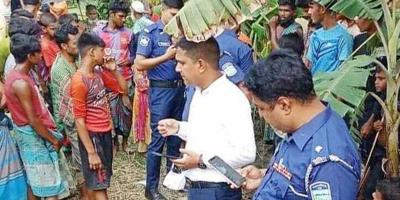 মাটি খুঁড়ে উদ্ধার হওয়া মৃতদেহগুলো মা ও সন্তানের