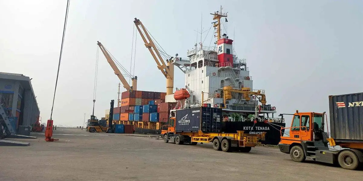 মোংলা বন্দরে আমদানি-রপ্তানি বৃদ্ধি
