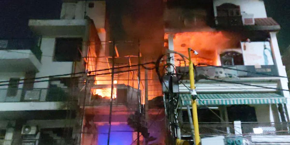 দিল্লিতে শিশু হাসপাতালে অগ্নিকাণ্ডে ৭ নবজাতকের মৃত্যু