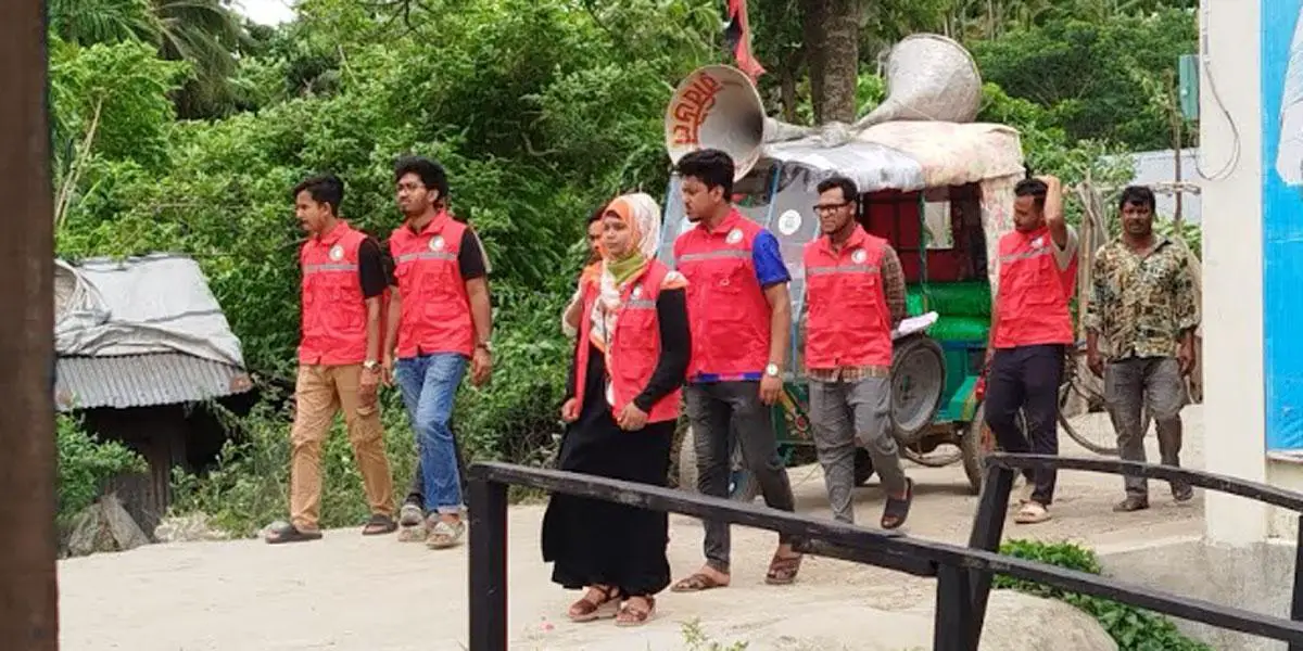 ভোলায় যোগাযোগ বিচ্ছিন্ন, উপকূলে আতঙ্ক
