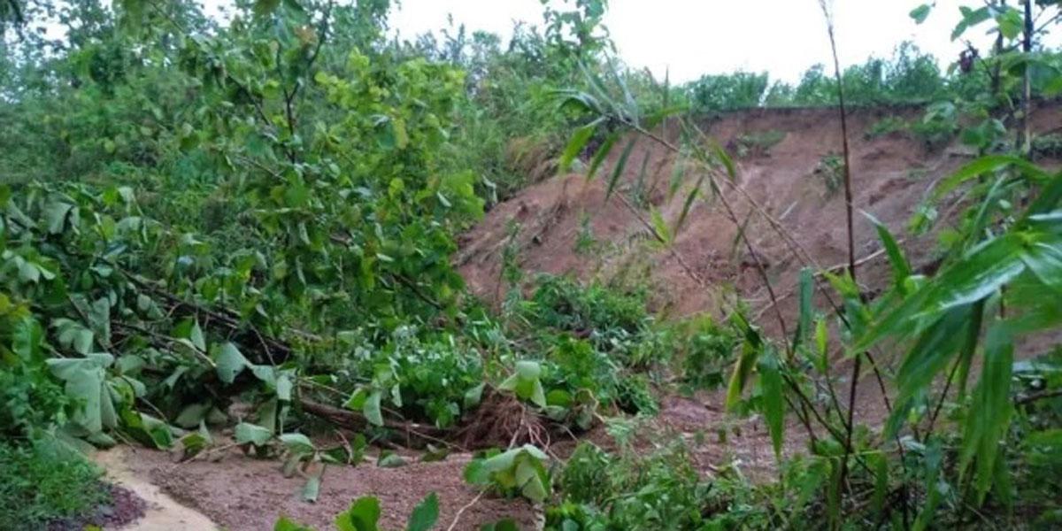রাঙামাটিতে পাহাড়ি ঢলে ৮ গ্রাম প্লাবিত, পাহাড়ধসে যান চলাচল বন্ধ
