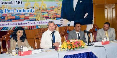 চট্টগ্রাম বন্দর পরিদর্শন করলেন আইএমও মহাসচিব