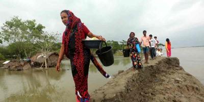 উপকূলে স্বাস্থ্য ঝুঁকিতে নারী-শিশুরা