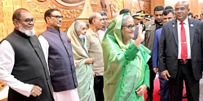 দিল্লির পথে প্রধানমন্ত্রী