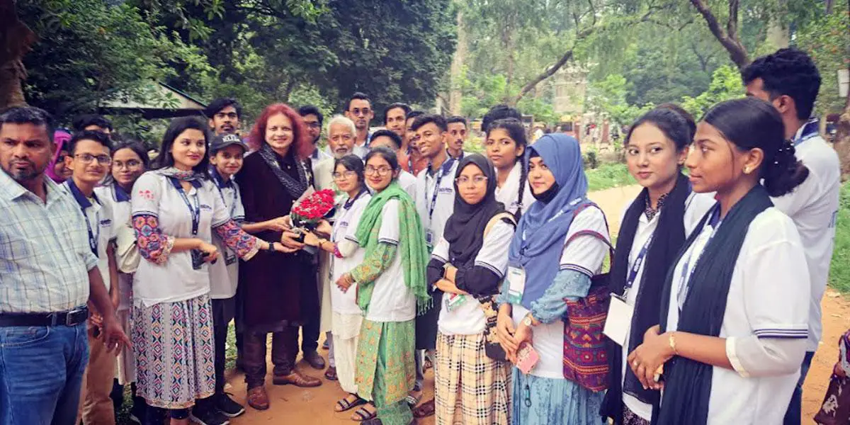 সাহিত্যপিডিয়ার বর্ষপূর্তিতে সাড়ে ১৬ হাজার বই বিনিময়