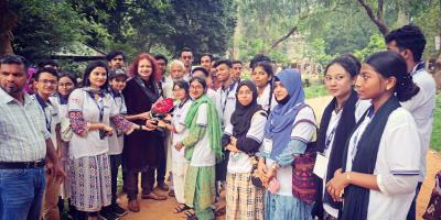 সাহিত্যপিডিয়ার বর্ষপূর্তিতে সাড়ে ১৬ হাজার বই বিনিময়