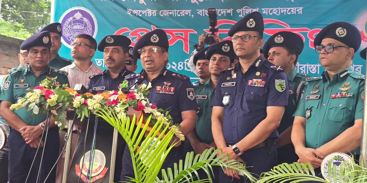 পশুর গাড়ি থামিয়ে চাঁদা দাবি করলে কঠোর ব্যবস্থা: আইজিপি