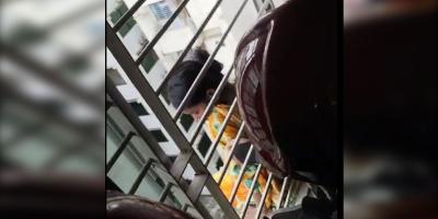৭ তলার কার্নিশে আটকে পড়া কিশোরী উদ্ধার