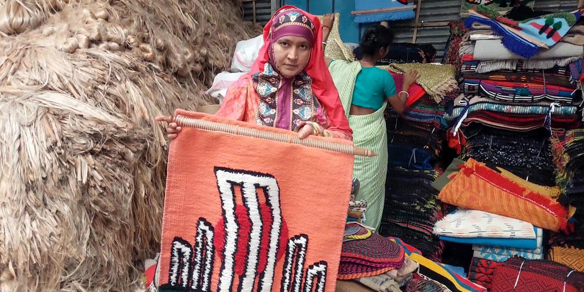 পাপোশ বানিয়ে কোটিপতি ঠাকুরগাঁওয়ের সামসাদ আক্তার