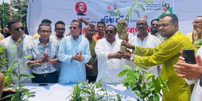 আ.লীগের নেতৃত্বে বাংলাদেশ আজ অনন্য উচ্চতায়: খাদ্যমন্ত্রী