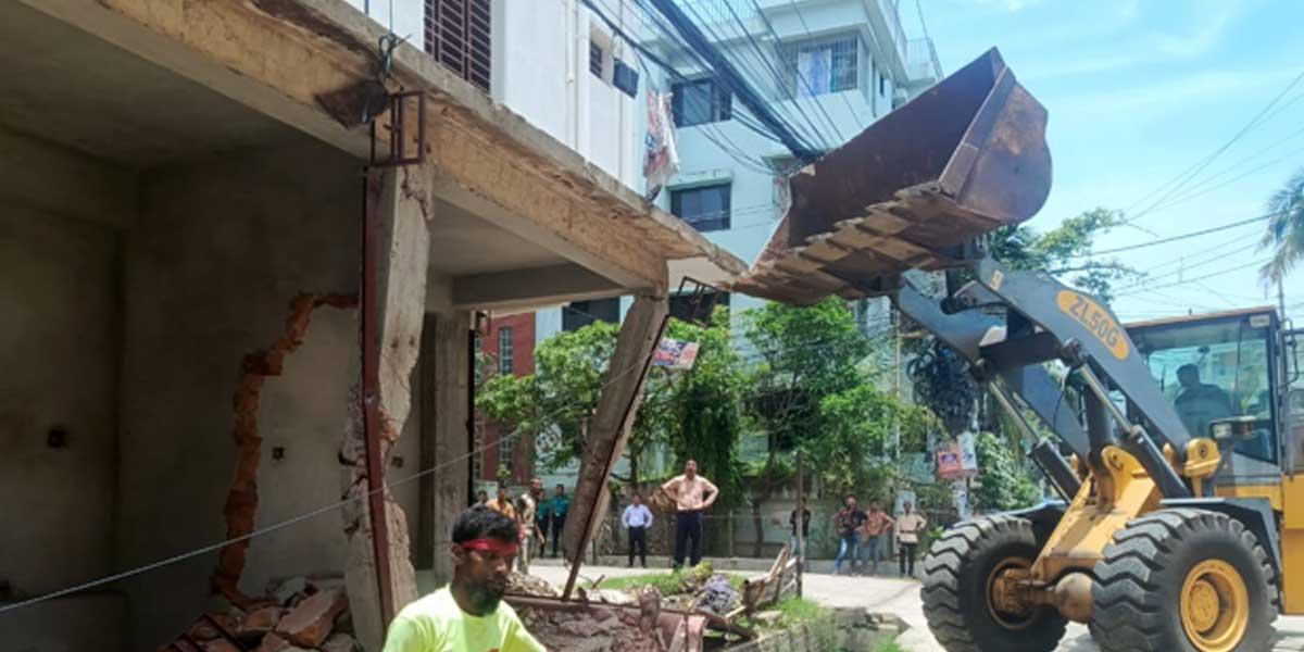 চট্টগ্রামে অনুমোদনহীন ৭টি দোকান উচ্ছেদ