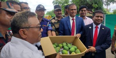 ত্রিপুরার মুখ্যমন্ত্রীকে আম, ইলিশ ও মিষ্টি উপহার পাঠালেন প্রধানমন্ত্রী