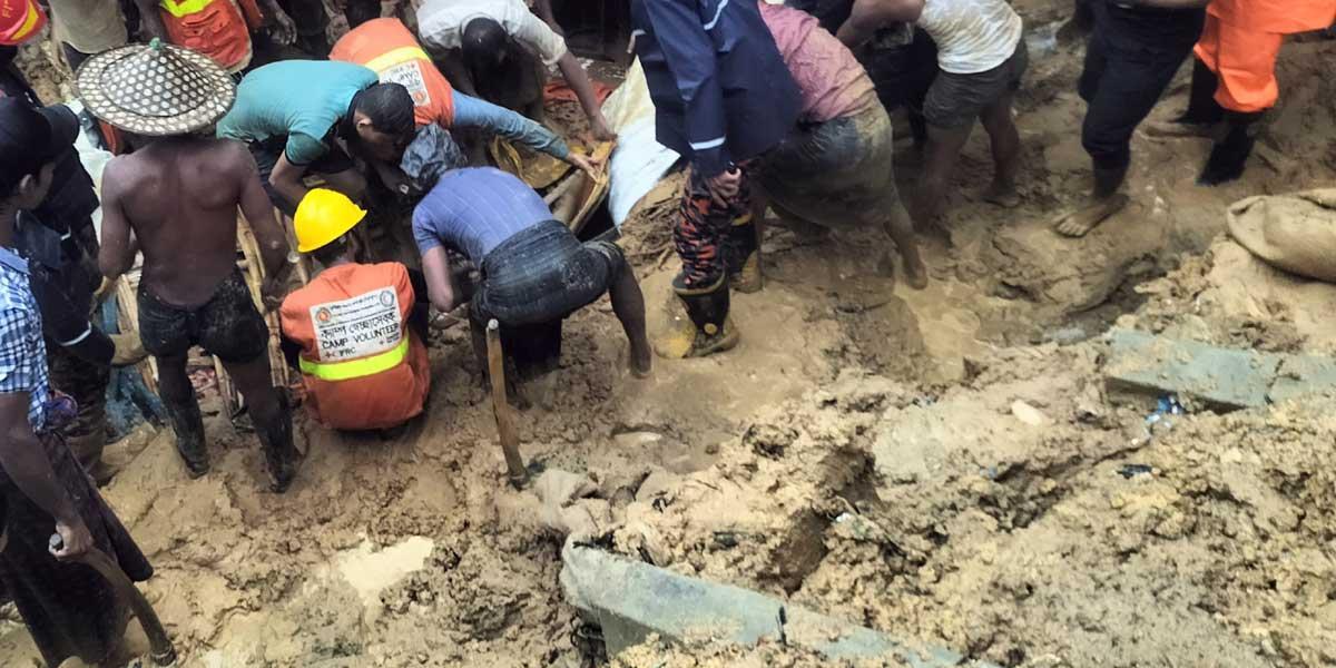 রোহিঙ্গা ক্যাম্পে পাহাড়ধসে ২ জনের মৃত্যু