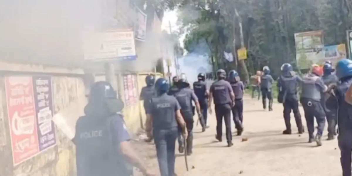 কুমিল্লা বিশ্ববিদ্যালয়ে শিক্ষার্থীদের সঙ্গে পুলিশের সংঘর্ষ, আহত ২০