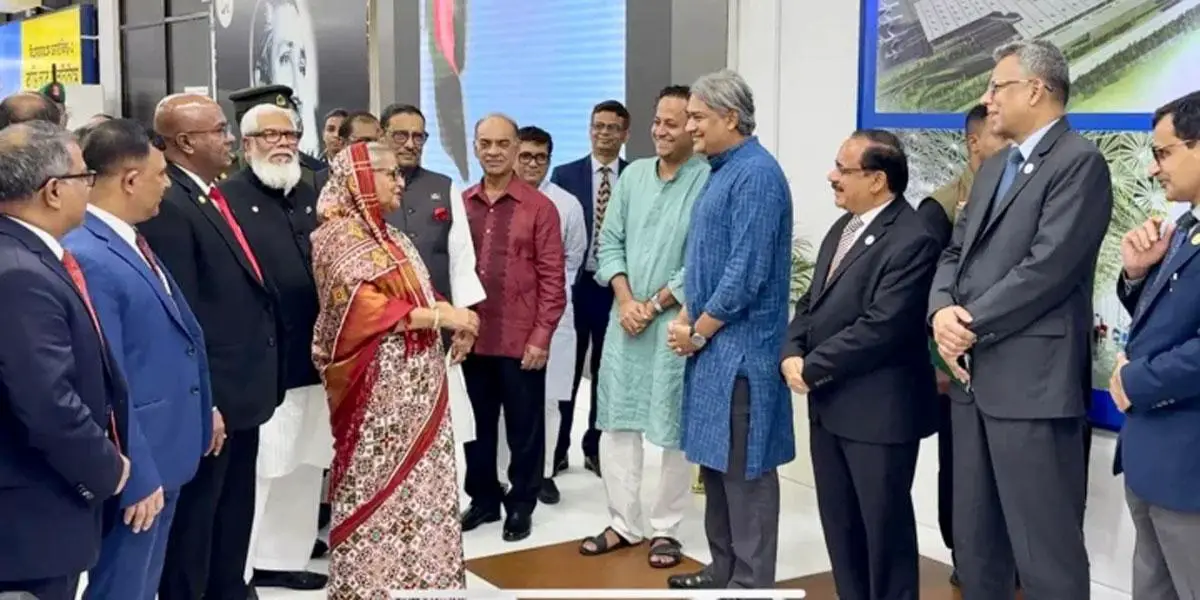 বেইজিং সফর শেষে ঢাকায় ফিরেছেন প্রধানমন্ত্রী