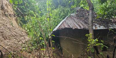 কক্সবাজারে পাহাড় ধসে ২ জনের মৃত্যু