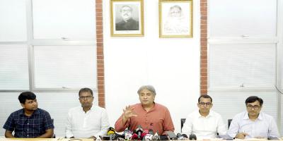 কোটা নিয়ে আন্দোলনকারীদের দফায় দফায় দাবি পরিবর্তন কেন, প্রশ্ন তথ্য প্রতিমন্ত্রীর
