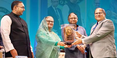 জাতীয় রপ্তানি ট্রফির স্বর্ণপদক পেল ওয়ালটন